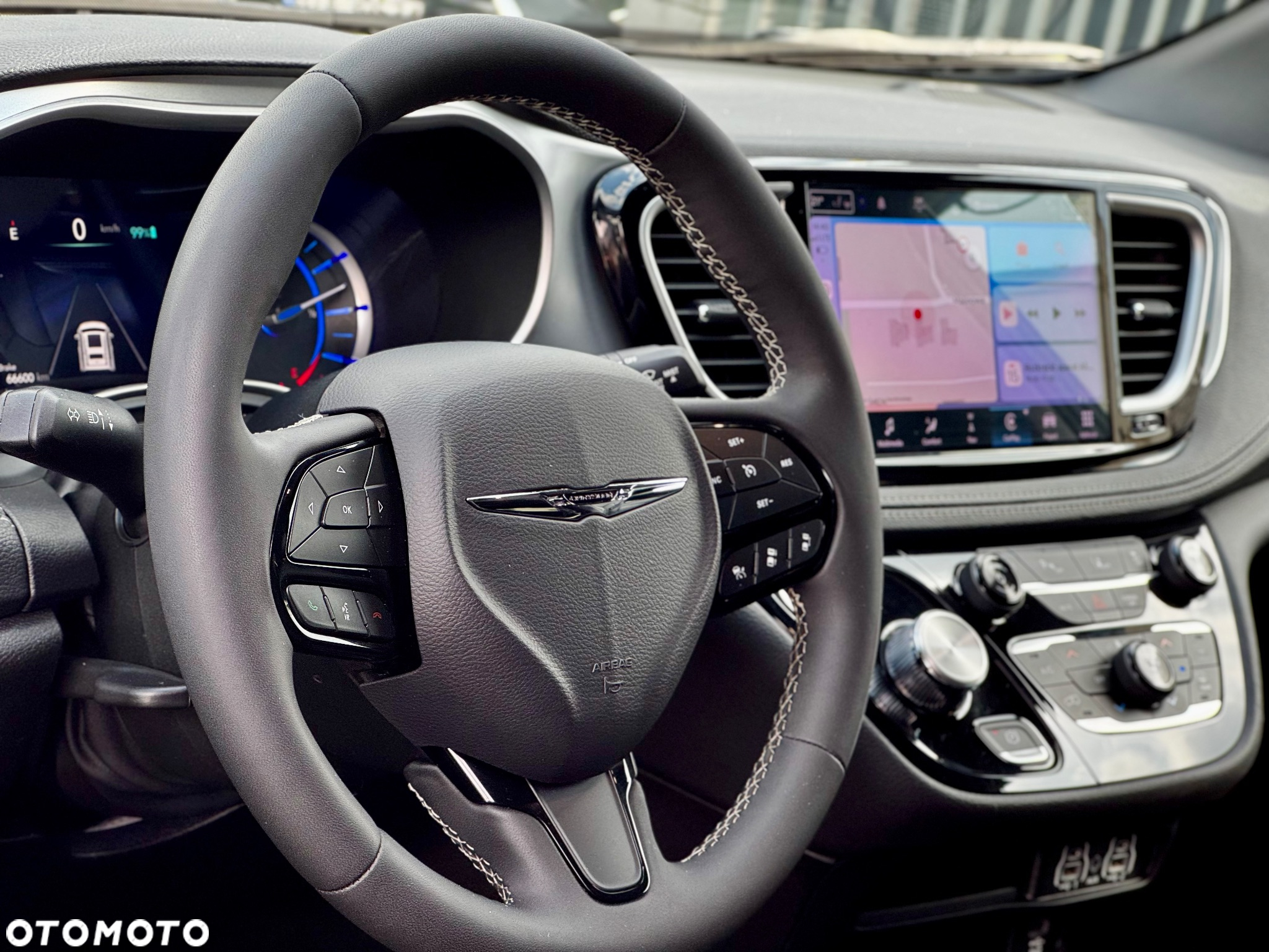 Chrysler Pacifica - 25