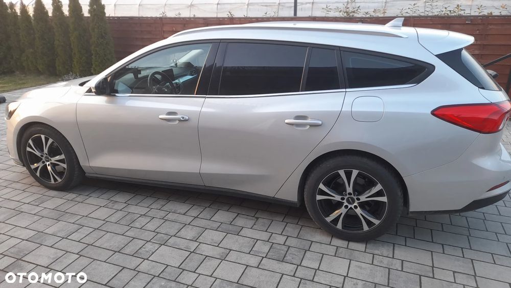 Ford Focus 1.5 EcoBlue Start-Stopp-System COOL&CONNECT - 6