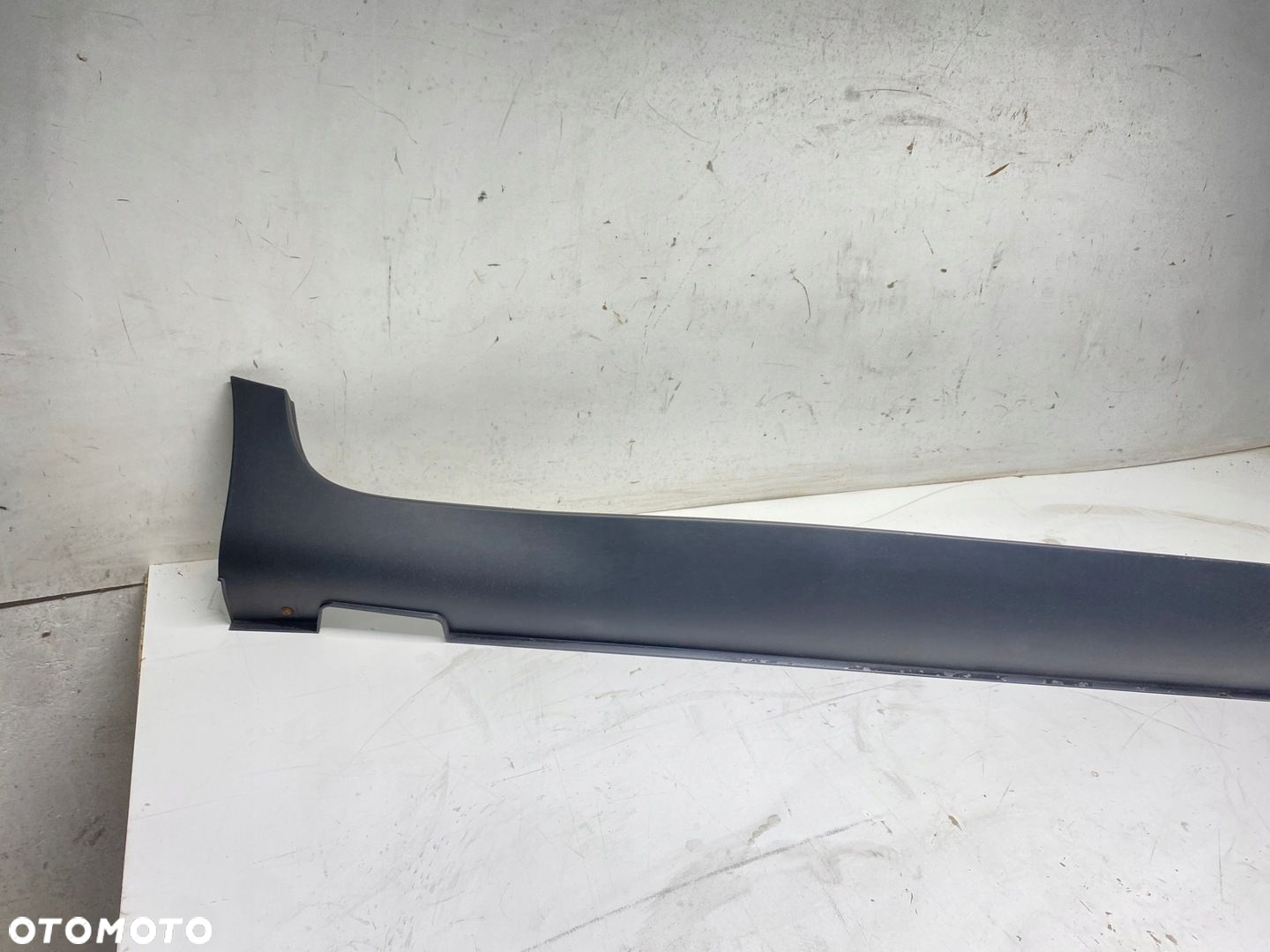 KIA STONIC LISTWA PROGOWA PRAWA 87754-H8400 17-24 - 2