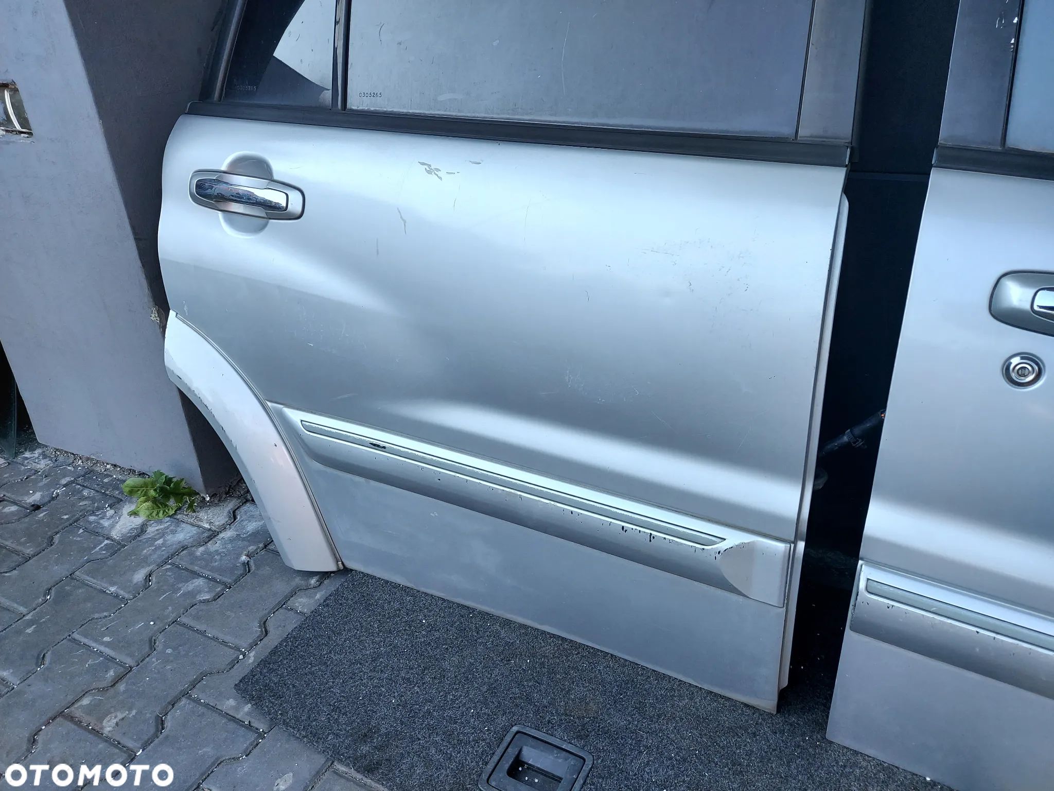 Suzuki Vitara I 7xl Drzwi prawe tylne 99-2005 - 1