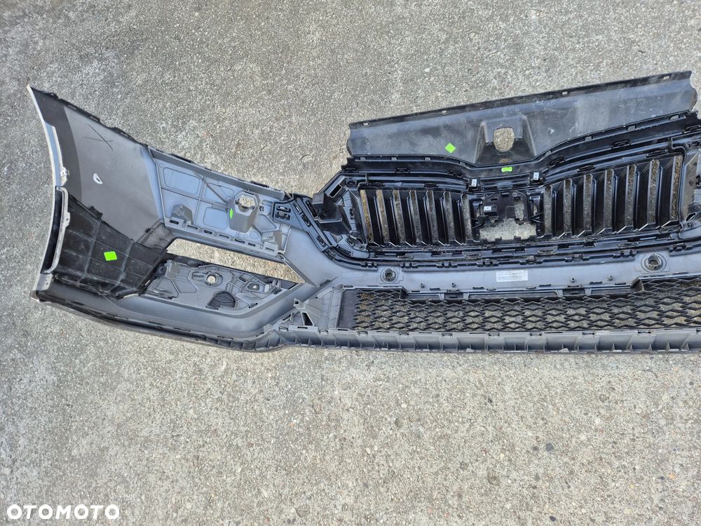 Skoda Octavia 4 IV RS 19- zderzak przedni spoiler kratka grill VRS 5E3 - 5