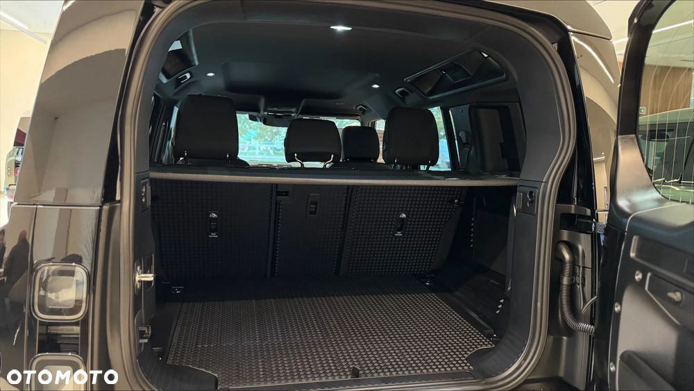 Land Rover Defender - 20