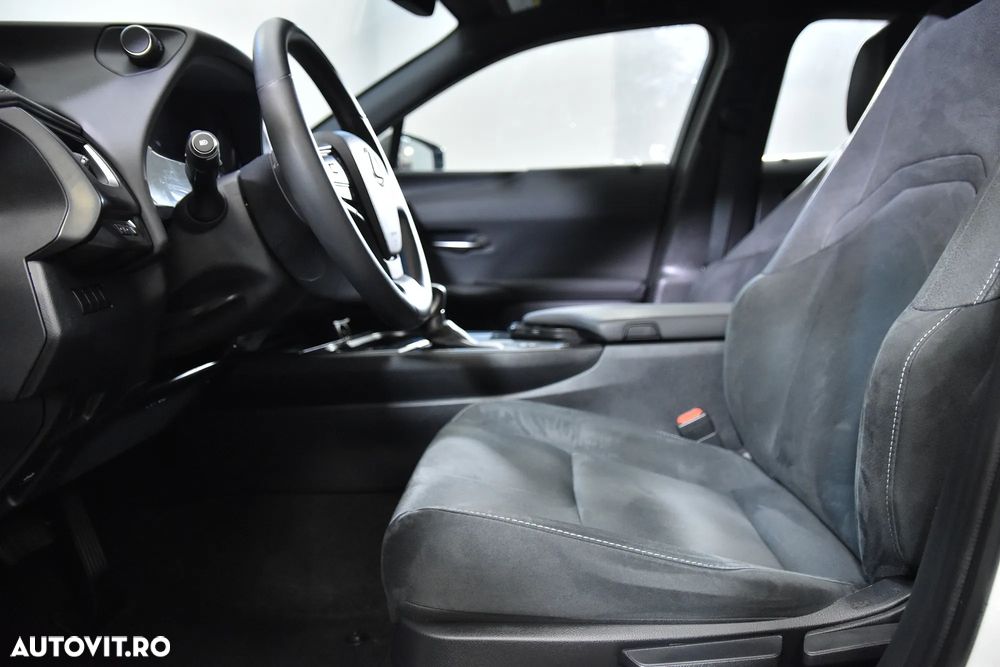 Lexus UX - 23