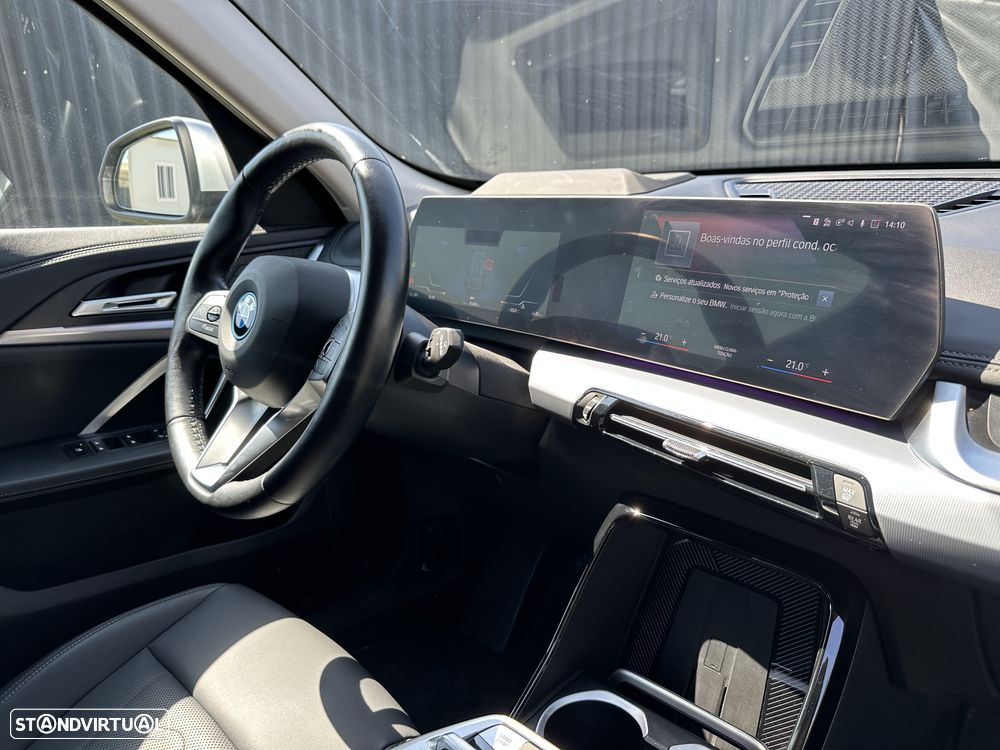 BMW iX1 xDrive30 xLine - 11