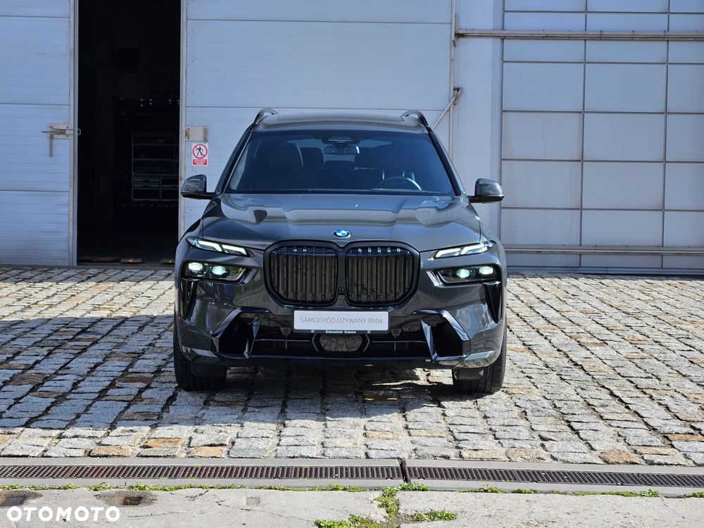 BMW X7 - 24