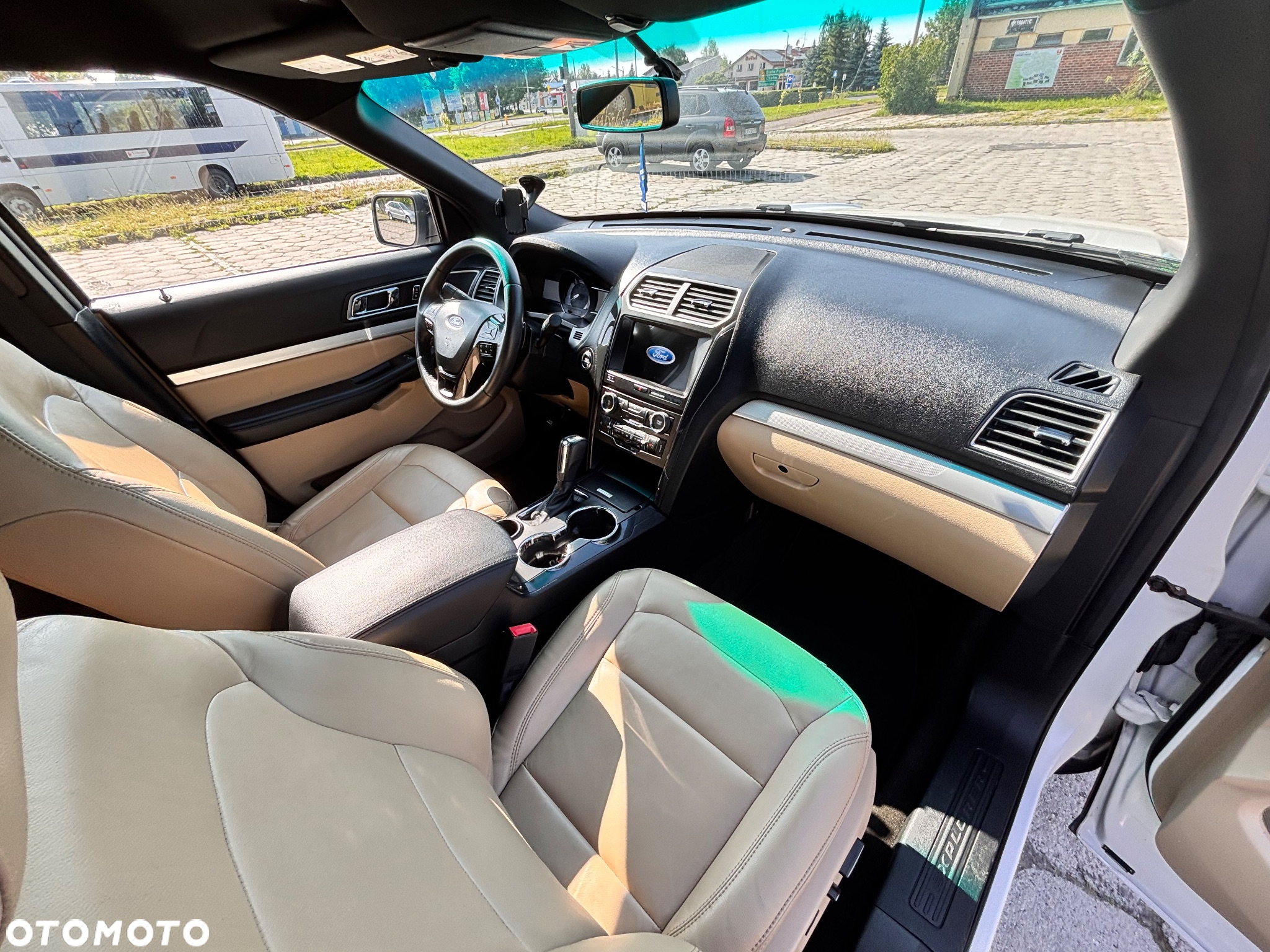 Ford Explorer - 8
