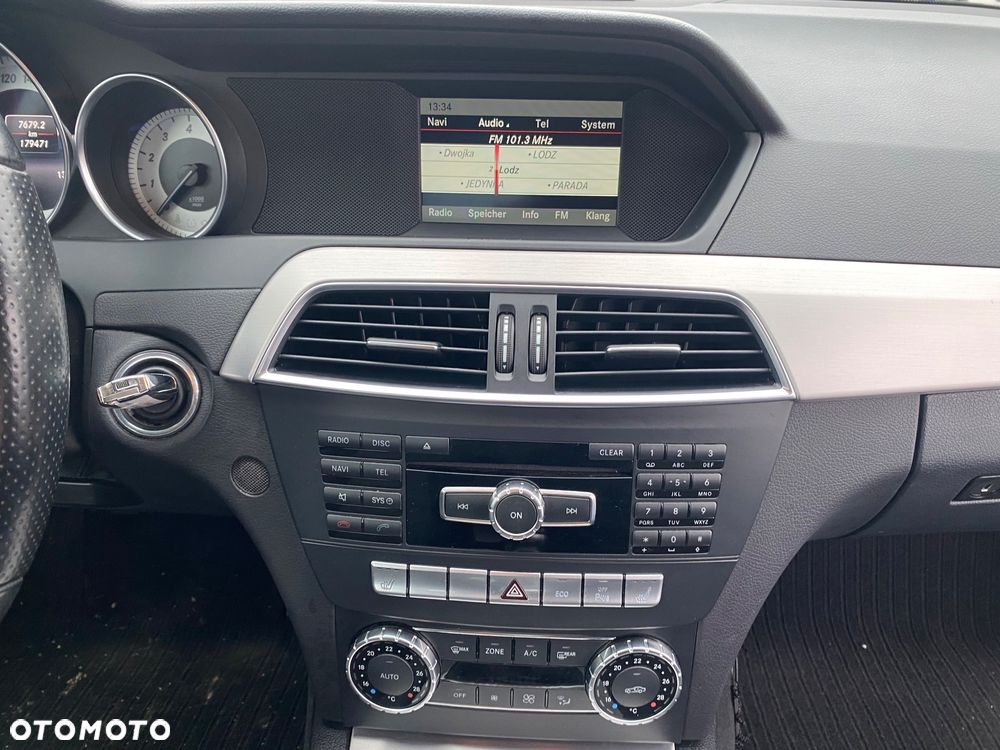 Mercedes-Benz Klasa C 180 (BlueEFFICIENCY) Avantgarde - 32