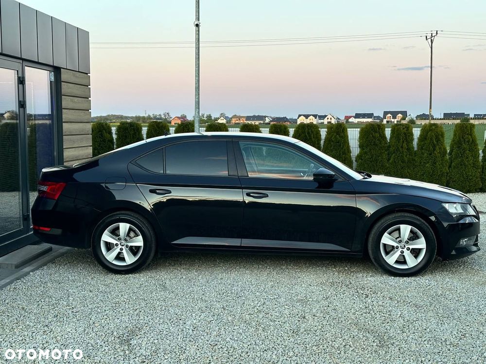 Skoda Superb 2.0 TDI Ambition DSG - 4