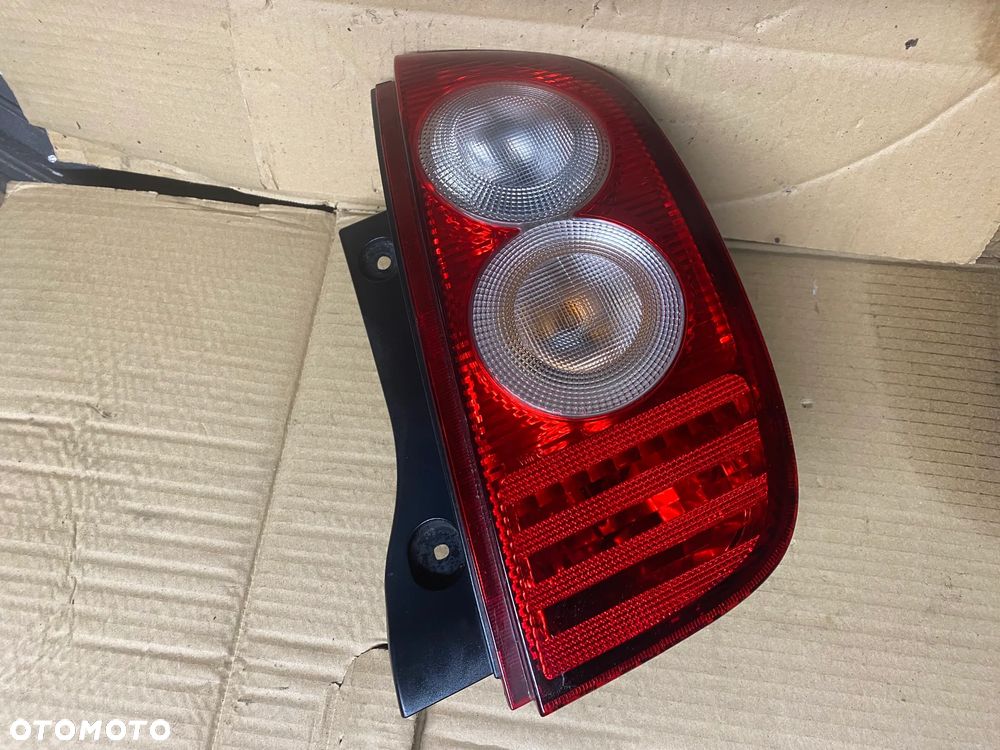 LAMPA TYLNA PRAWA LIFT NISSAN MICRA K12 - 1