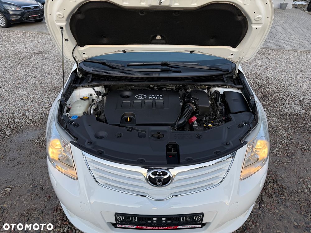 Toyota Avensis 1.6 Comfort - 19