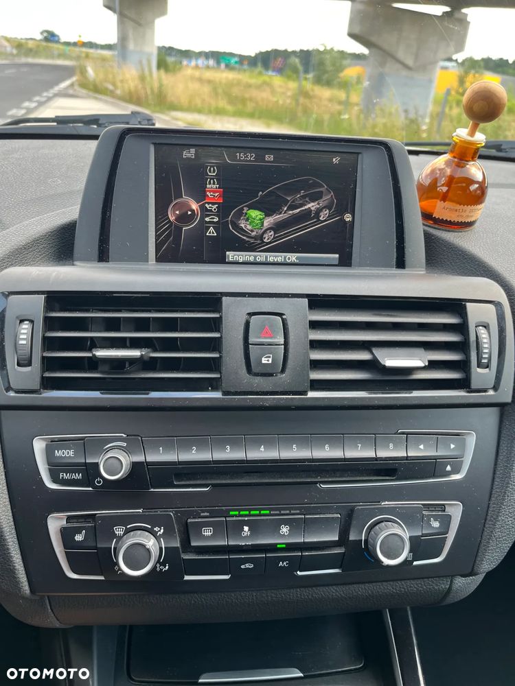 BMW Seria 1 118d Sport Line - 2