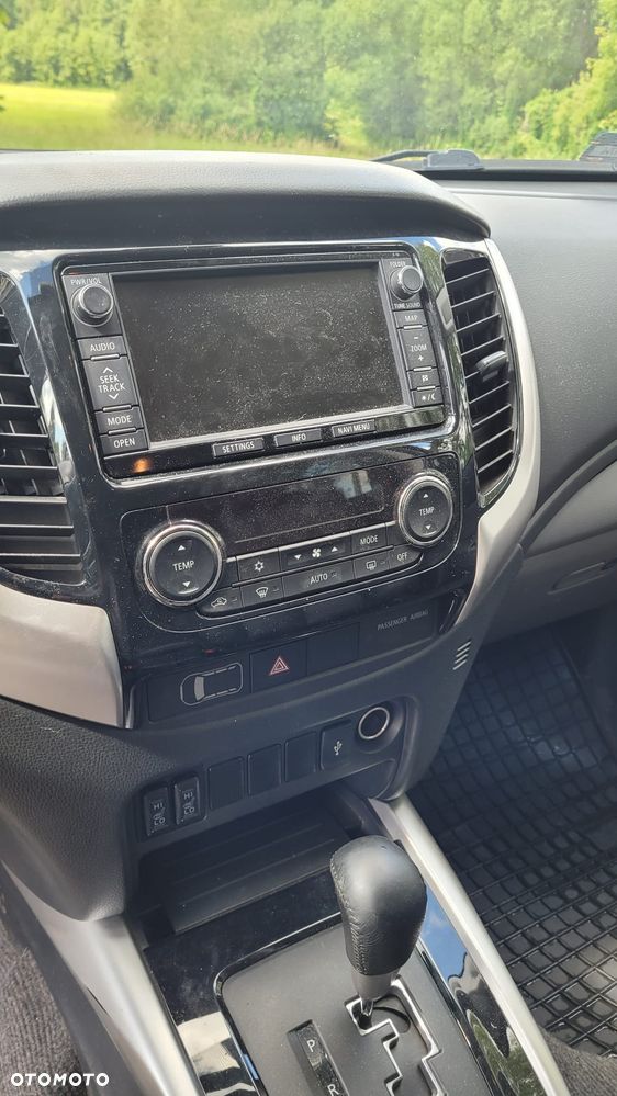 Mitsubishi L200 2.4 d DC Instyle Premiere Edition - 15