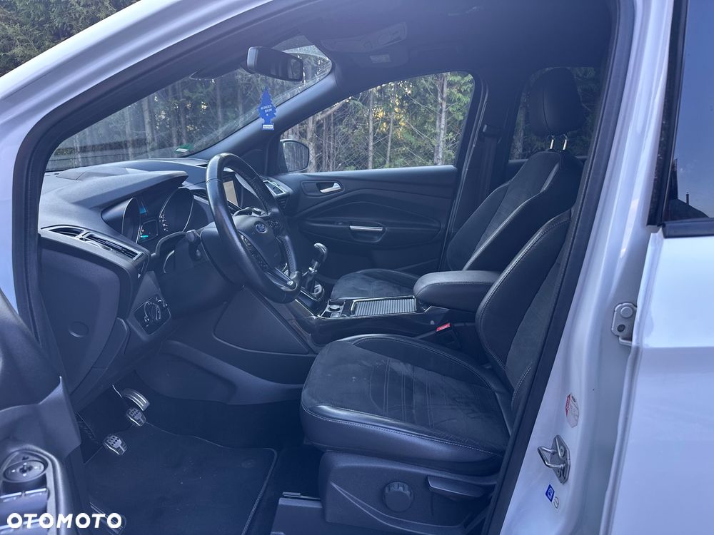 Ford Kuga 2.0 TDCi 2x4 ST-Line - 17