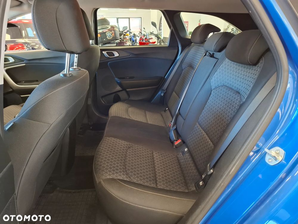 Kia Ceed 1.6 CRDi mHEV M - 7