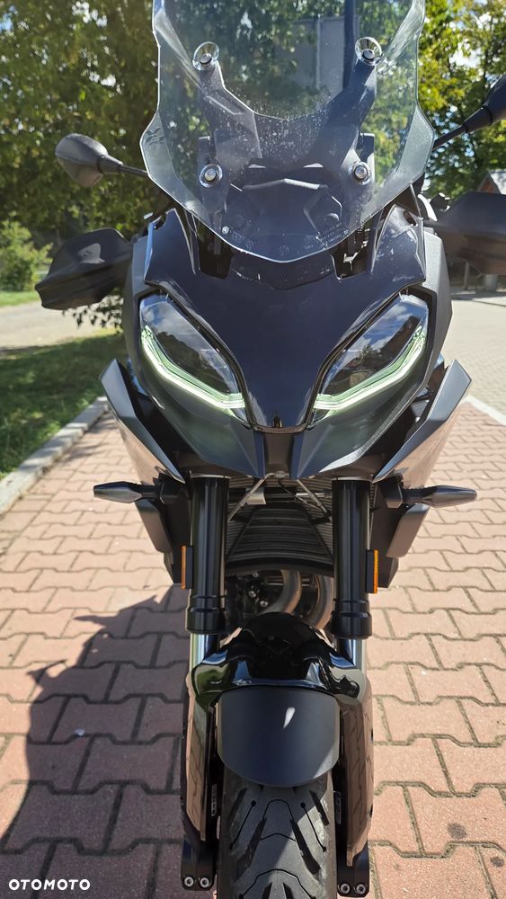 BMW XR - 8