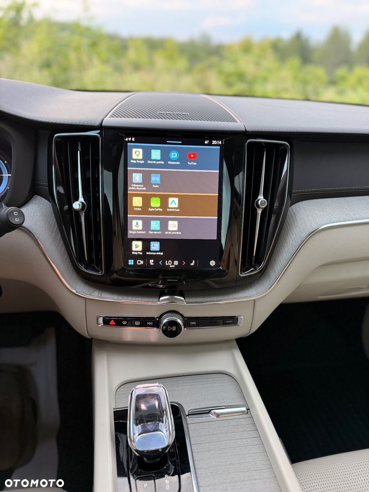 Volvo XC 60 T8 Plug-In Hybrid AWD Ultra Dark - 18