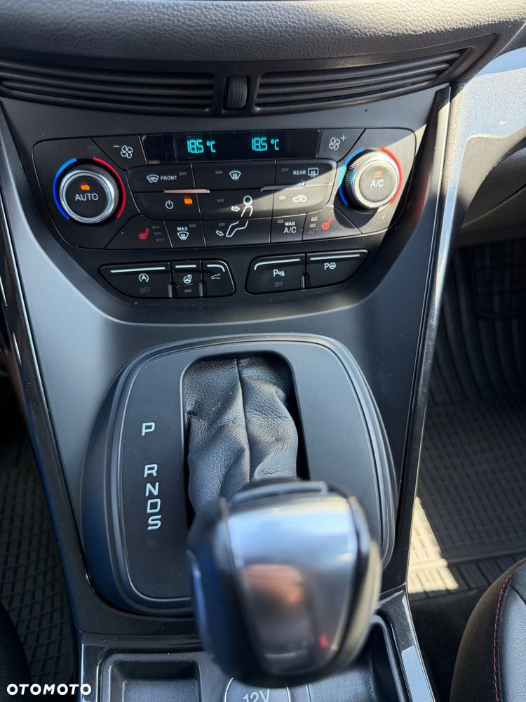 Ford Kuga - 32