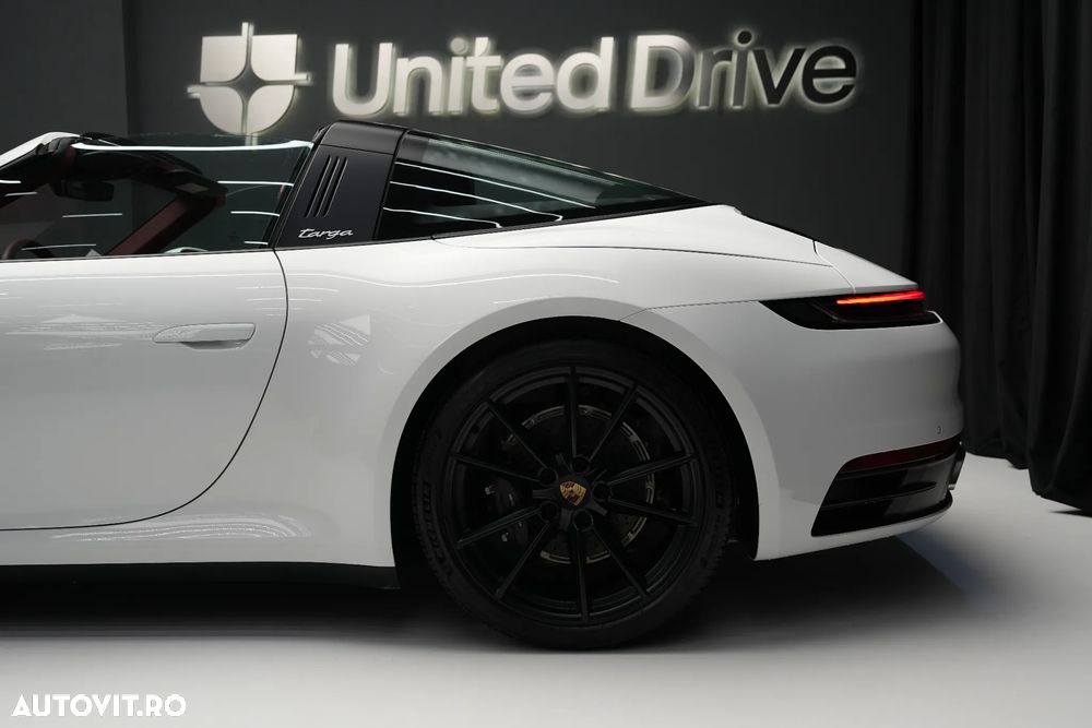 Porsche 911 Targa 4 PDK - 12