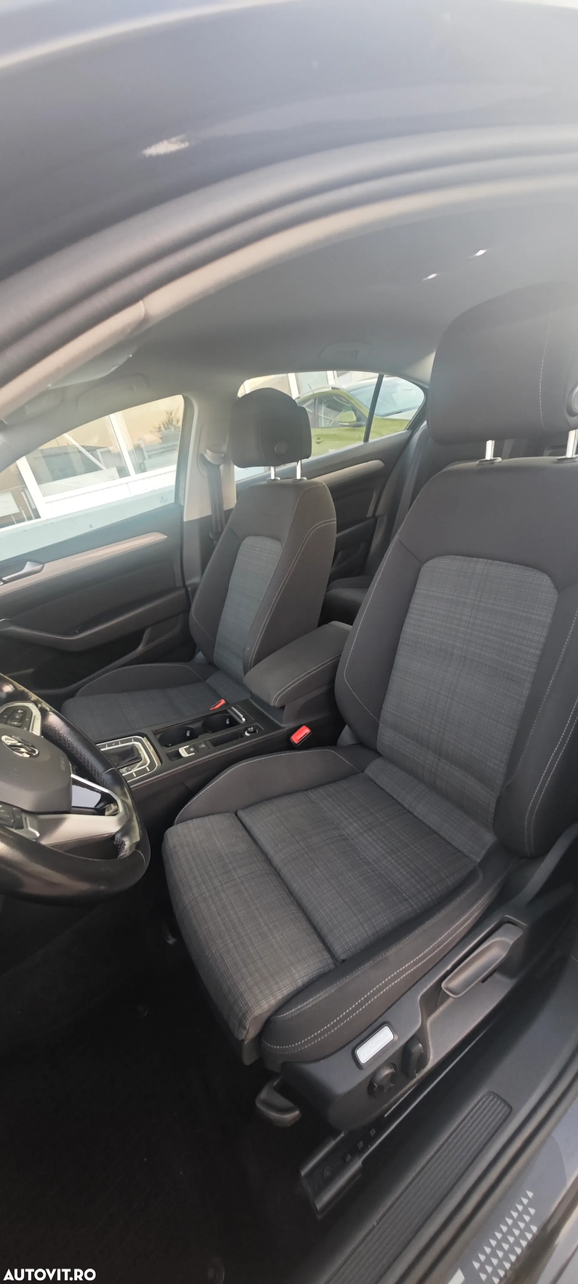 Volkswagen Passat 2.0 TDI DSG Comfortline - 14