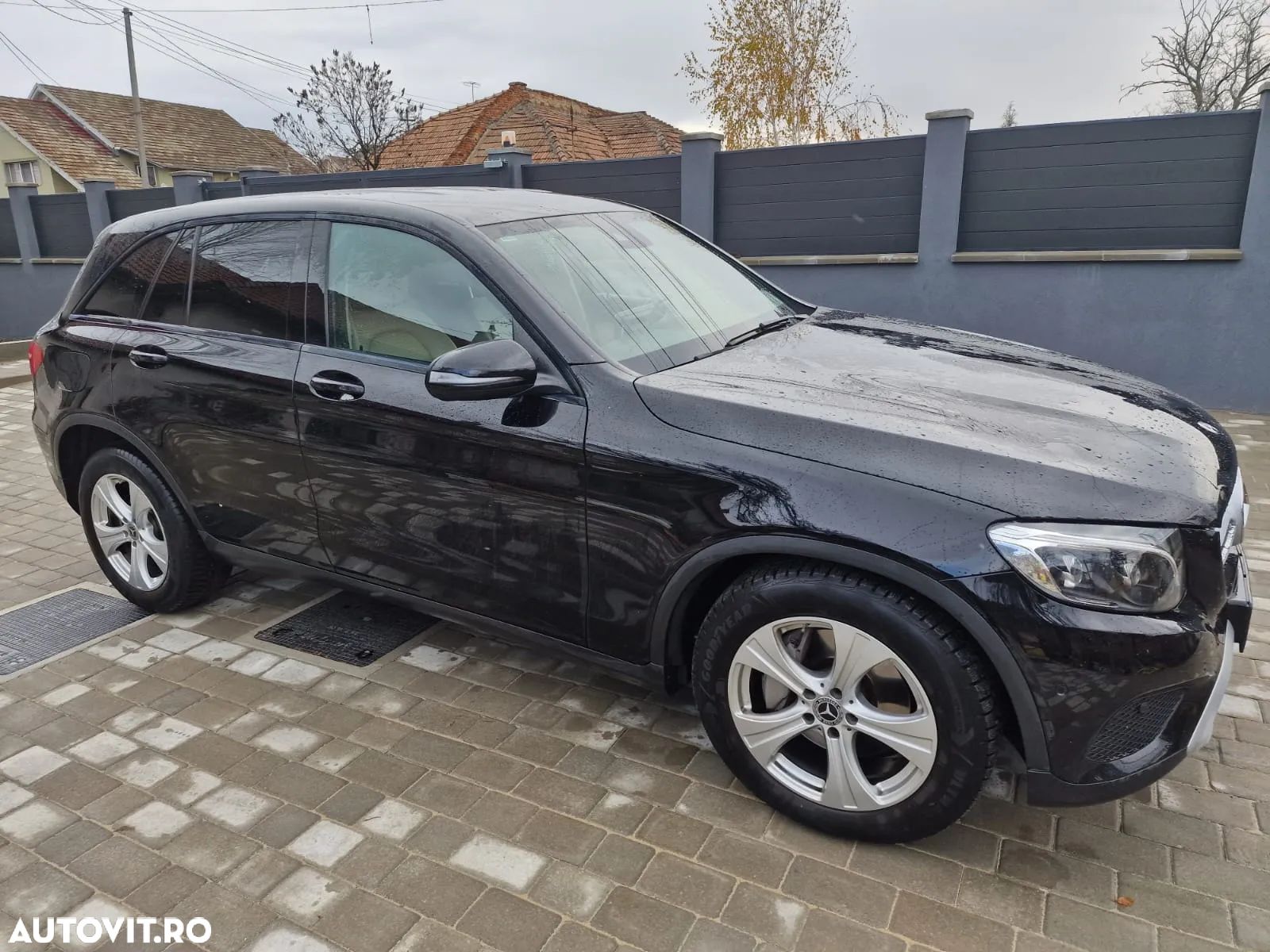 Mercedes-Benz GLC - 1
