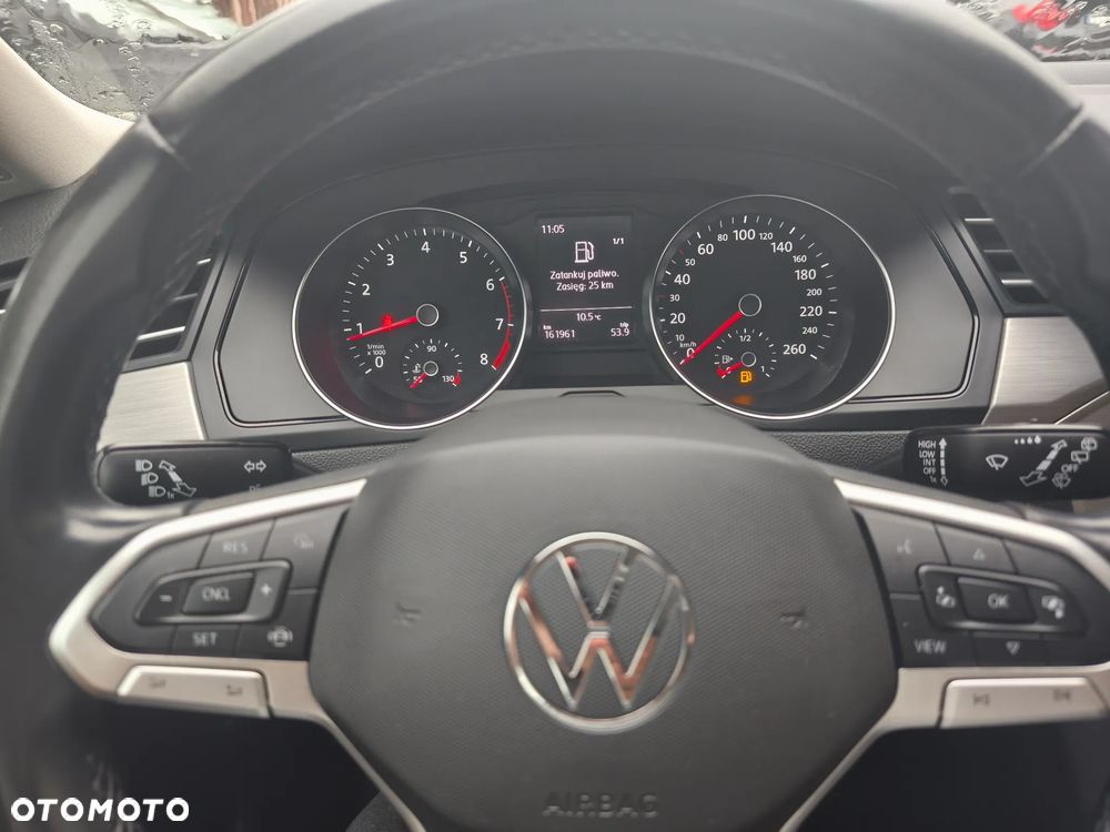 Volkswagen Passat - 15