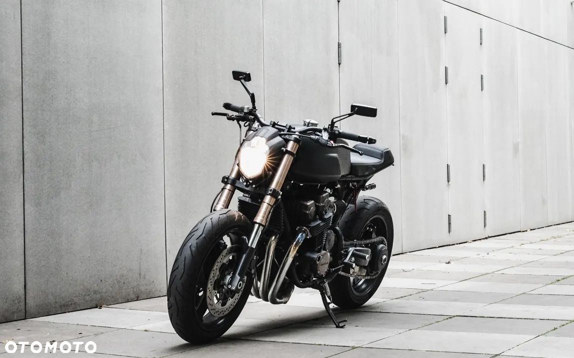 Honda CB - 1