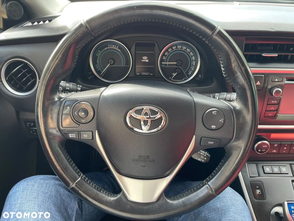 Toyota Auris - 10