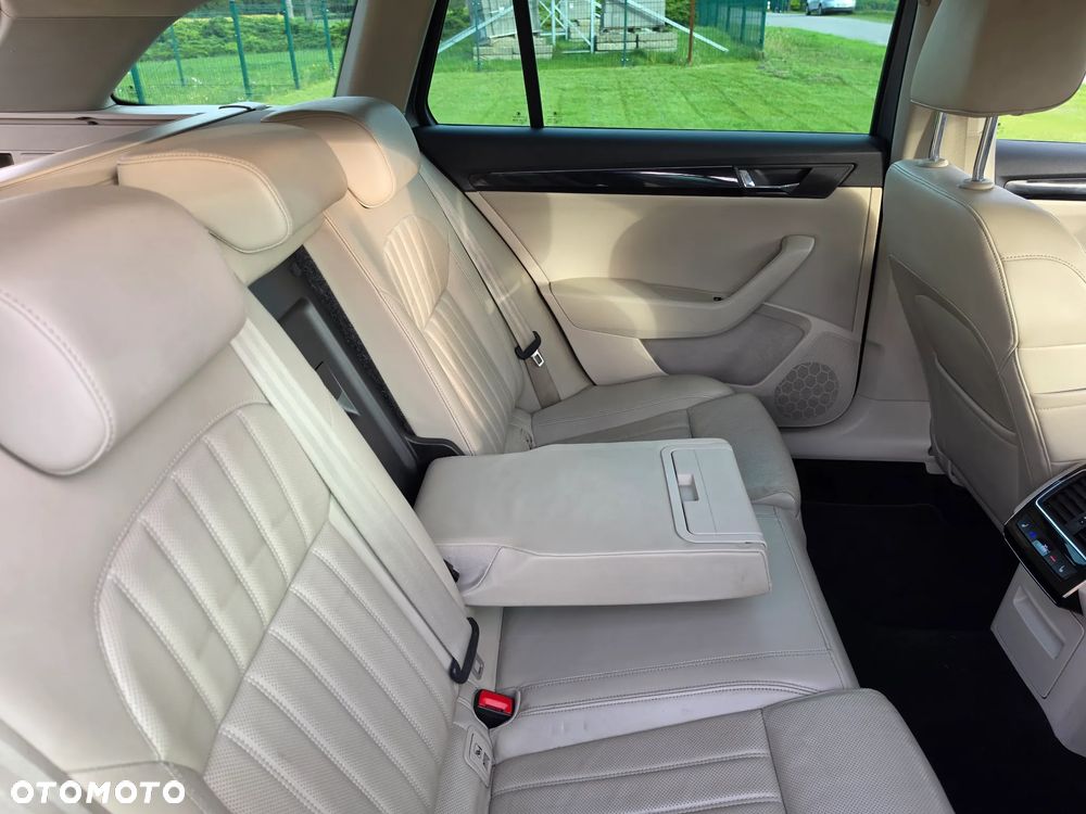 Skoda Superb 2.0 TDI L&K DSG - 19