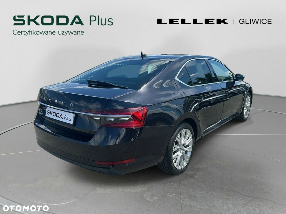 Skoda Superb 2.0 TDI SCR Style DSG - 4