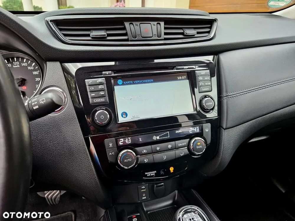 Nissan X-Trail 1.6 DIG-T N-Connecta 2WD - 24