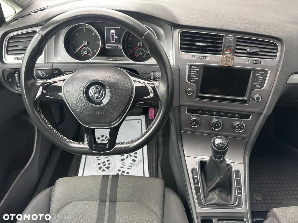 Volkswagen Golf 1.6 TDI BMT Comfortline - 25