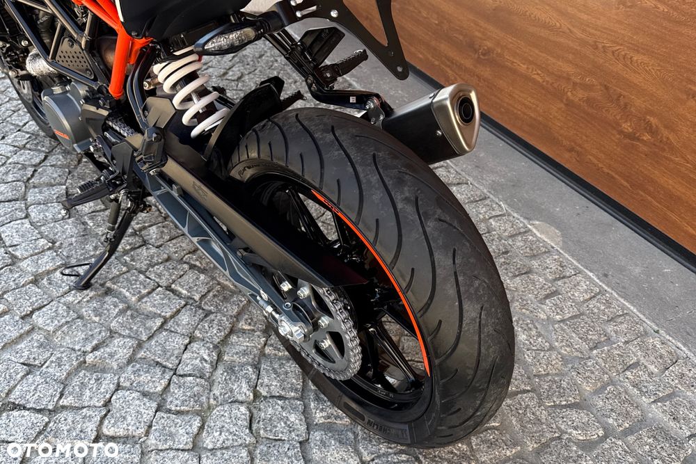 KTM Duke 125 - 23