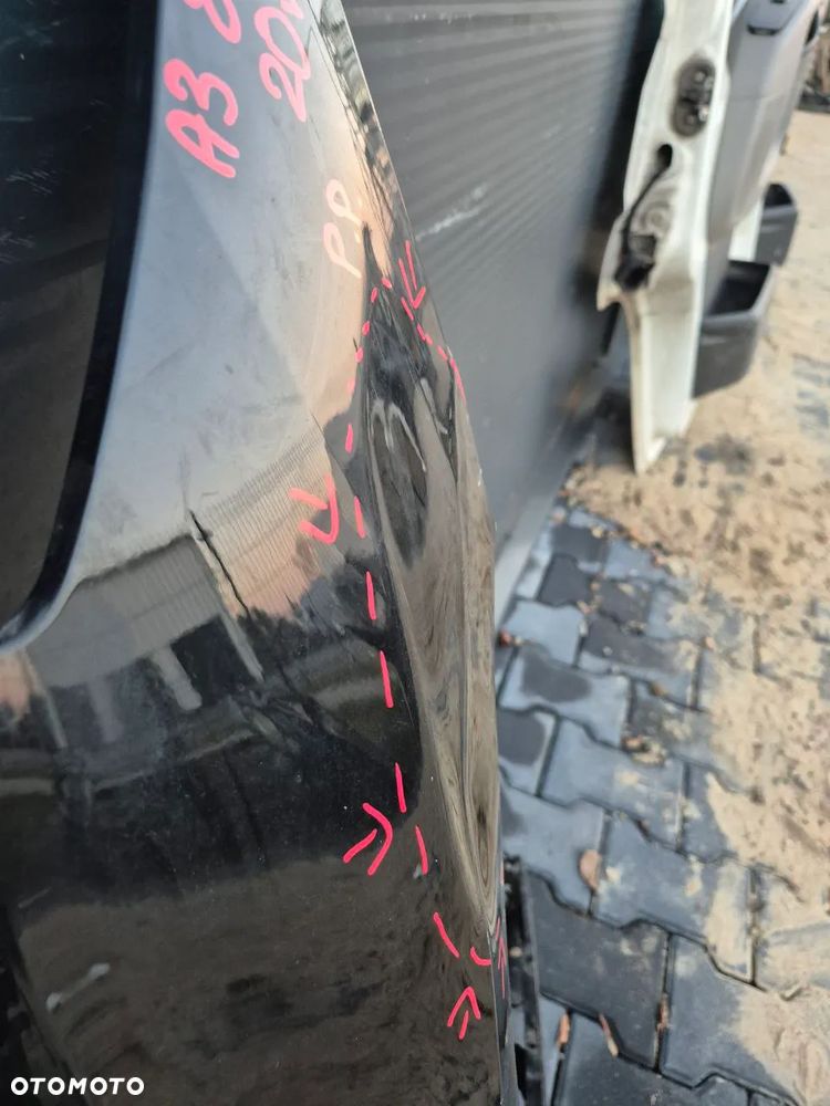 BŁOTNIK AUDI A3 8Y PRAWY PRZÓD CZARNY - 4