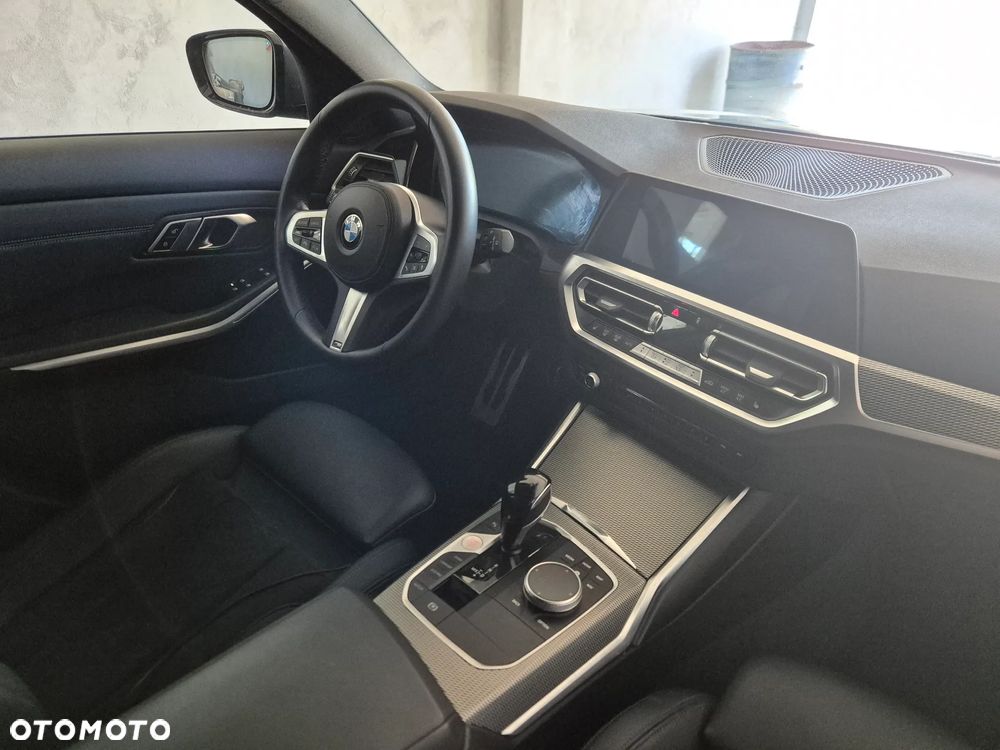BMW Seria 3 320d Sport Line - 8