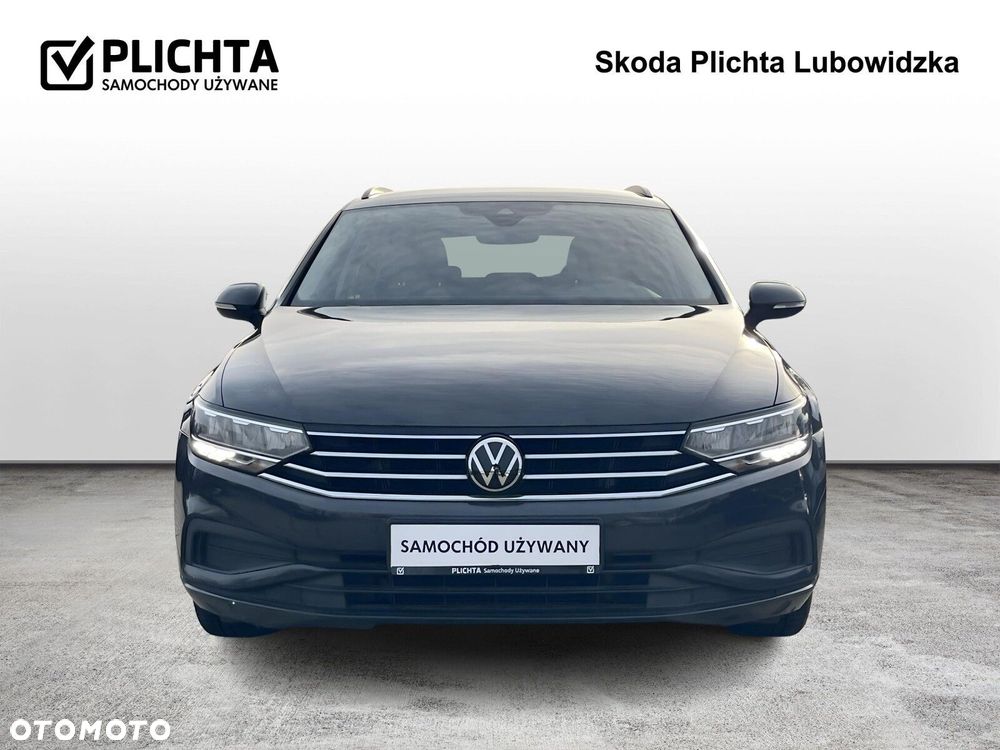 Volkswagen Passat - 8