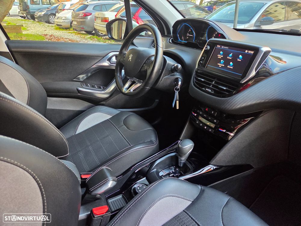 Peugeot 2008 PureTech 110 GPF Stop&Start EAT6 Crossway - 17