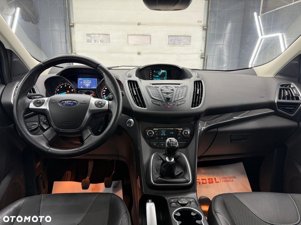 Ford Kuga 1.5 EcoBoost 2x4 Titanium - 14