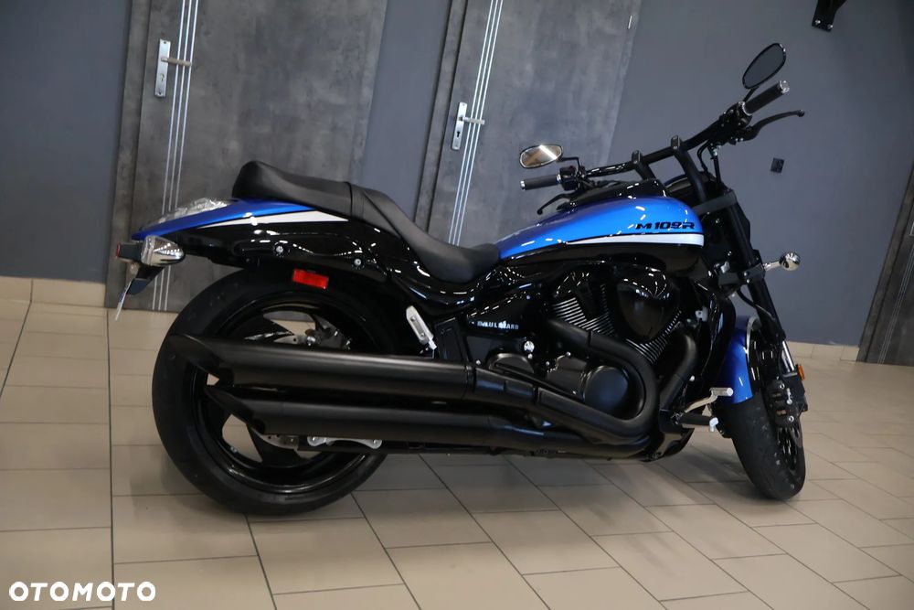 Suzuki Intruder - 11