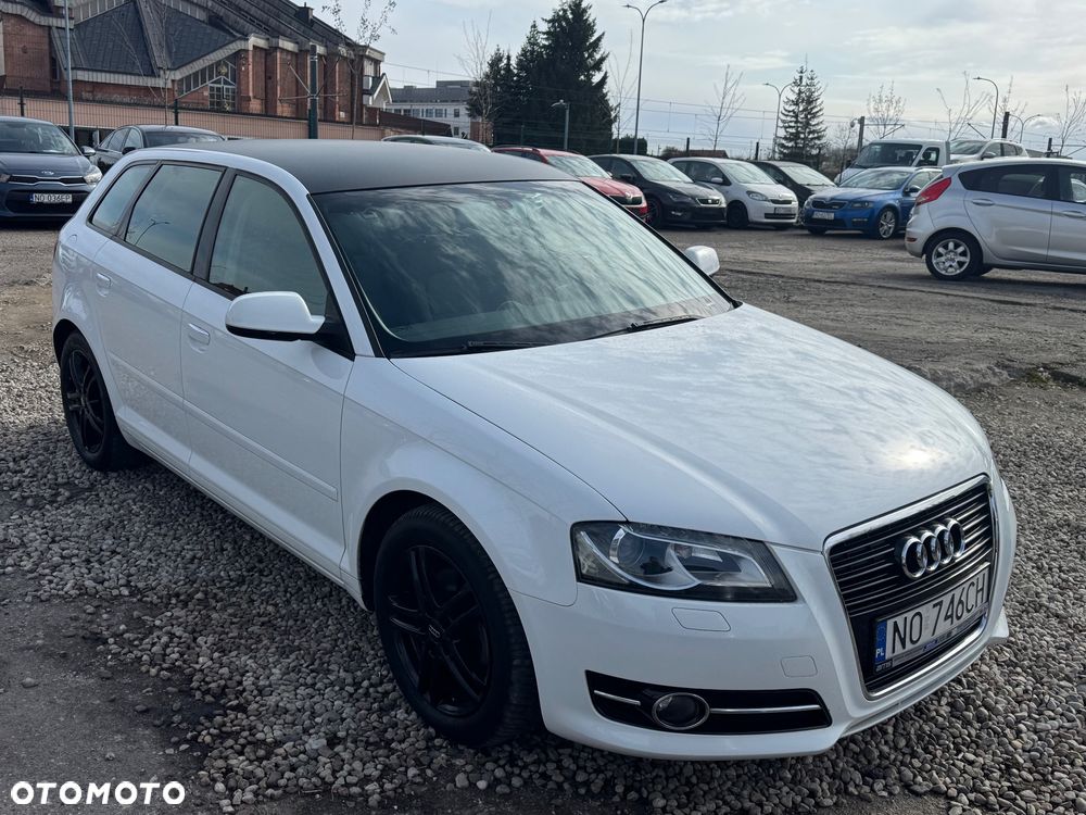 Audi A3 Sportback 1.4 TFSI S tronic Ambiente - 2