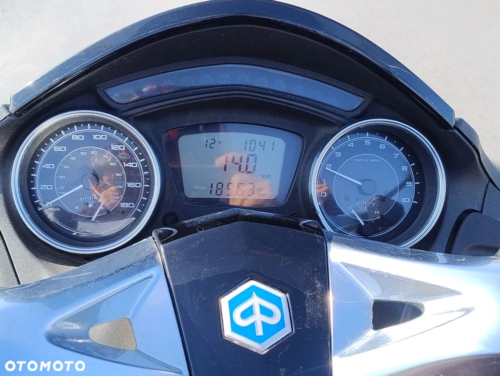 Piaggio X10 - 9