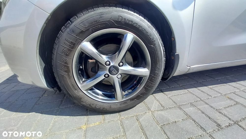 Kia Rio 1.2 L - 4