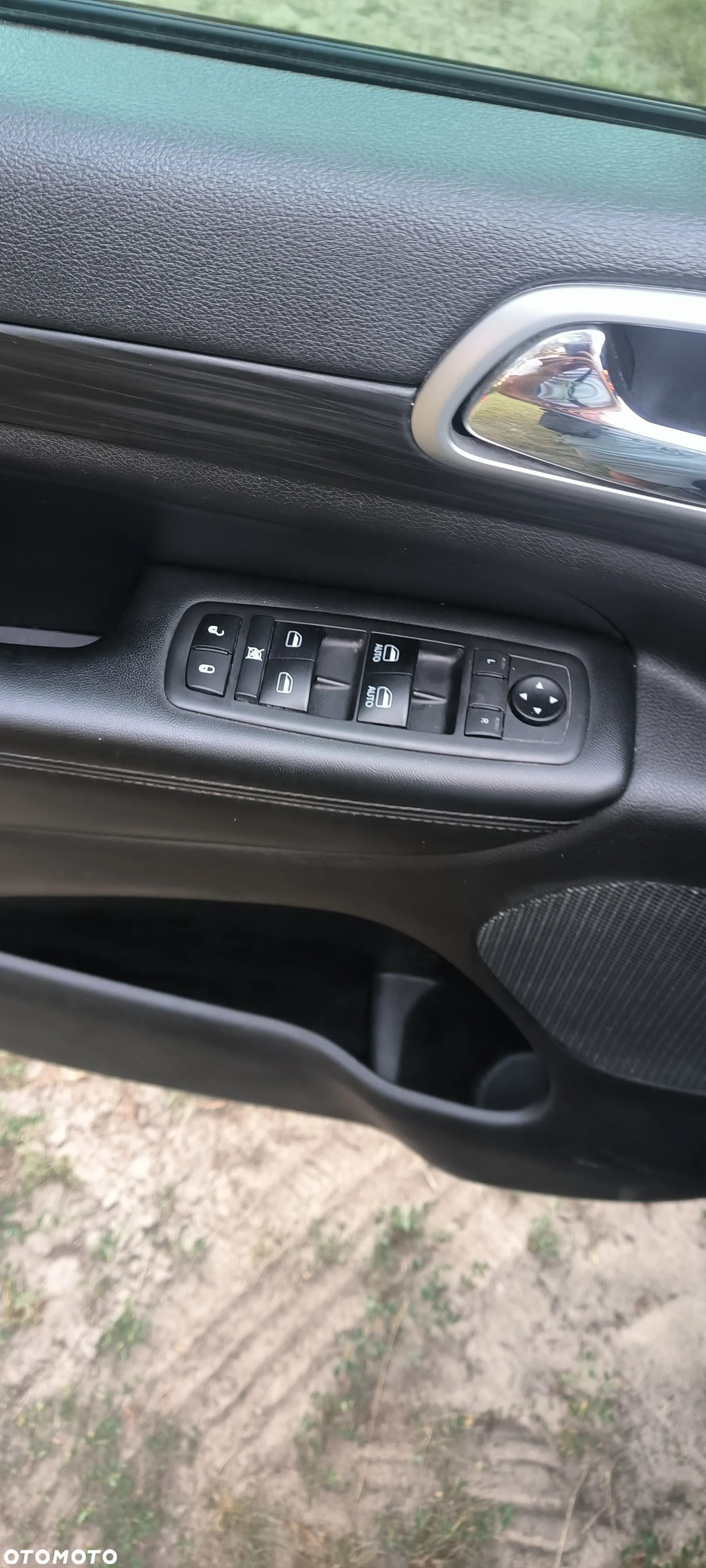 Jeep Grand Cherokee - 10