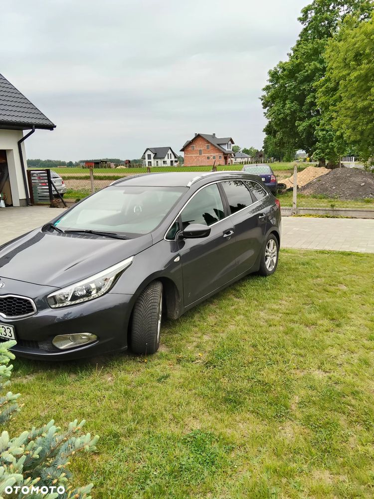 Kia Ceed 1.6 CRDi 128 Dream Team Edition - 17