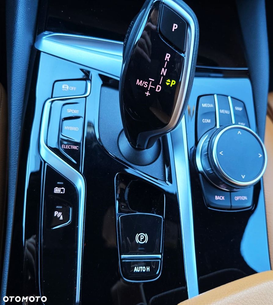 BMW Seria 5 530e Luxury Line sport - 40