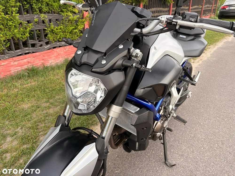 Yamaha MT - 12