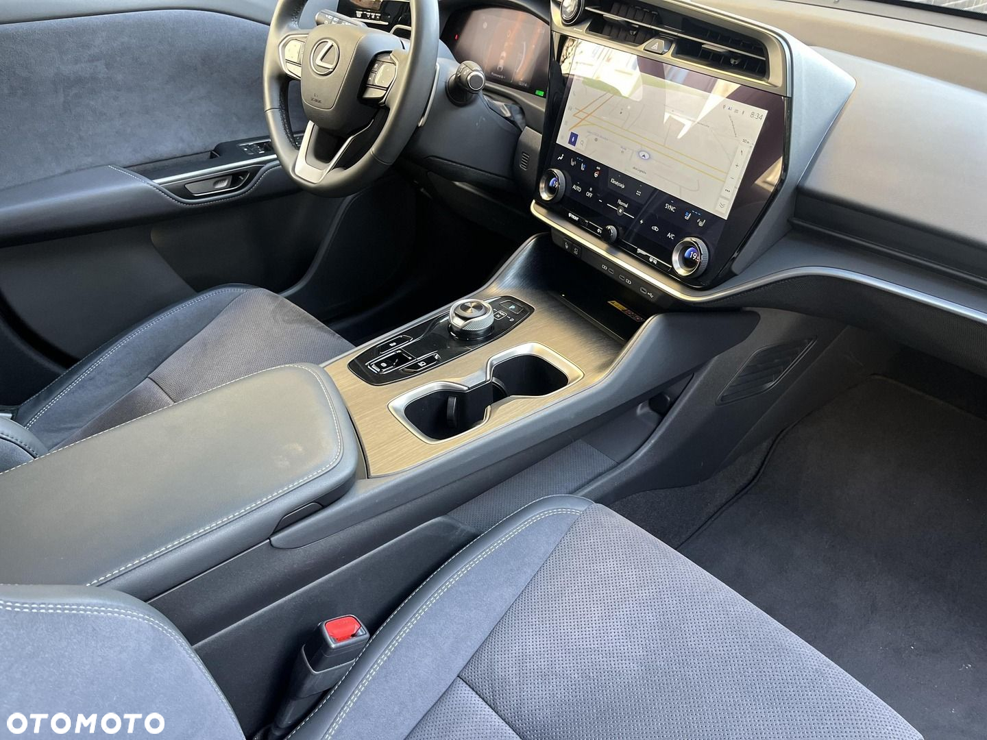Lexus RZ 450e Omotenashi DIRECT4 - 9