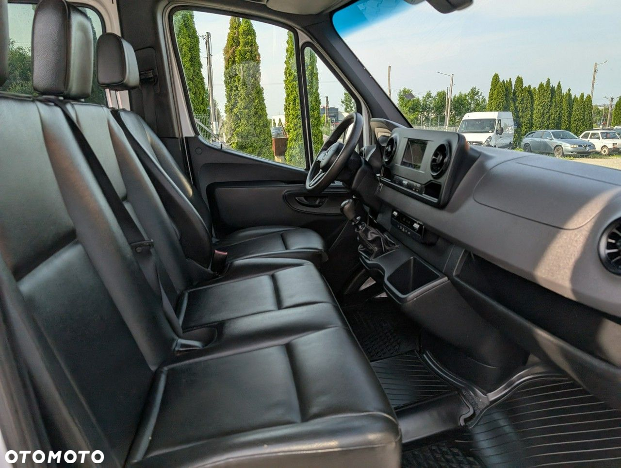 Mercedes-Benz Sprinter - 13