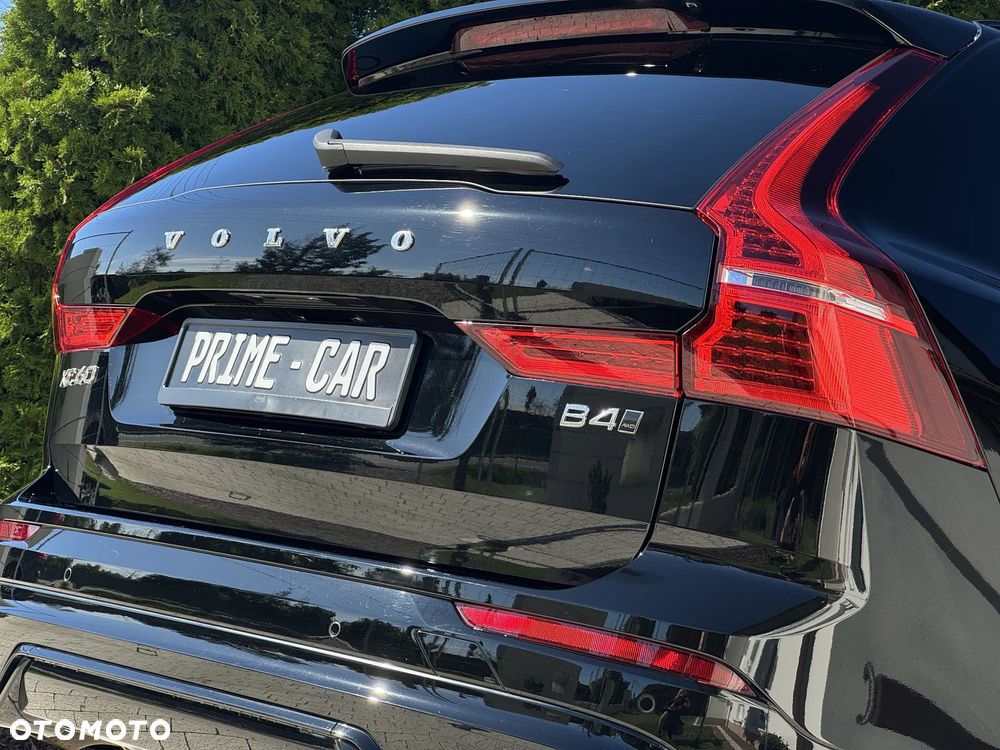 Volvo XC 60 B4 D AWD Plus Dark - 35