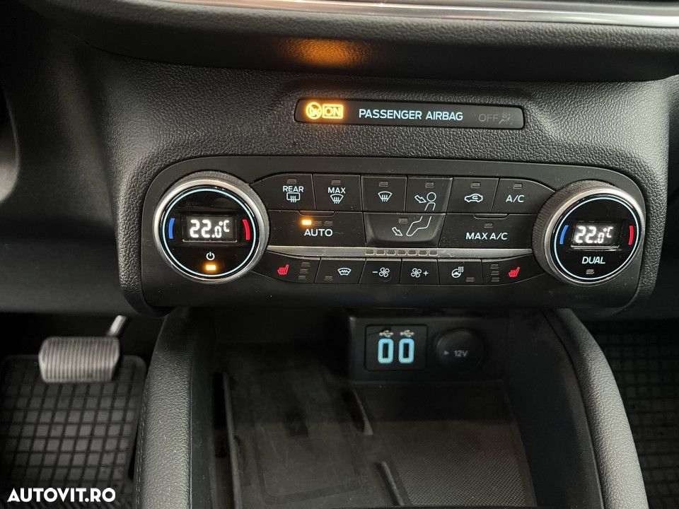 Ford Kuga - 17