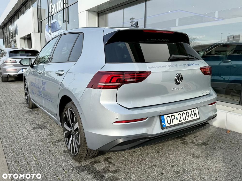 Volkswagen Golf - 6